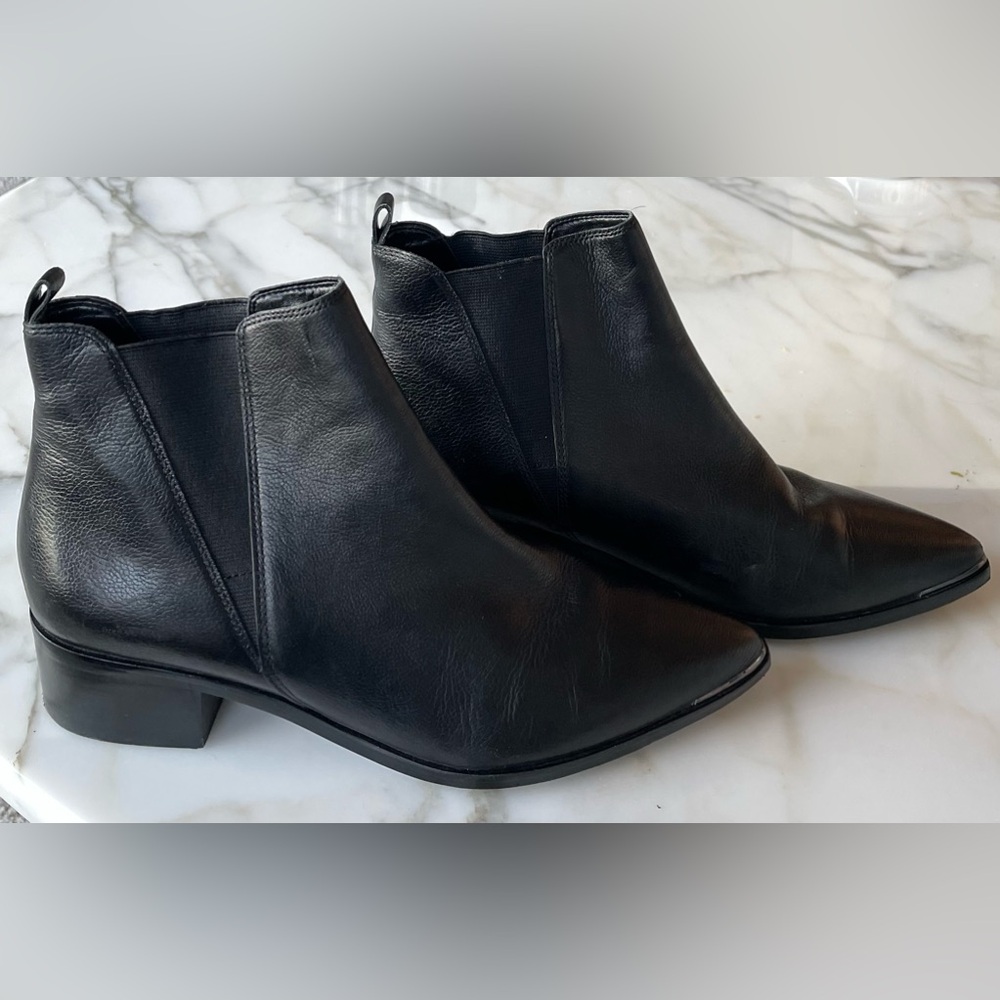 Marc Fisher Yale Pointy Toe Chelsea Booties, Black Leather, Size 7.5 - Picture 6 of 12